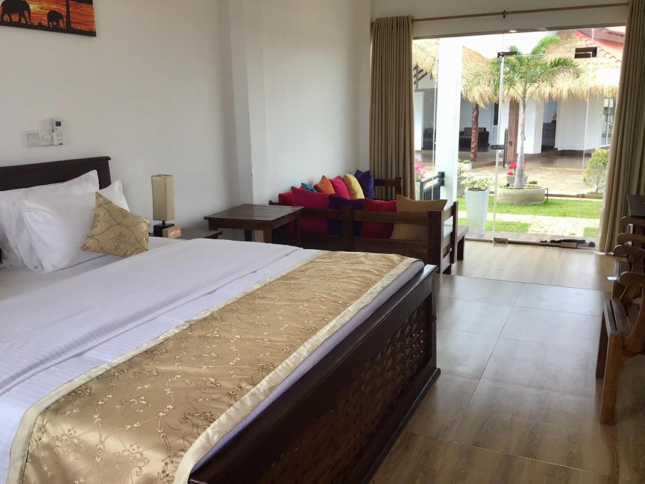 Avonil Resort Yala Tissamaharama Extérieur photo